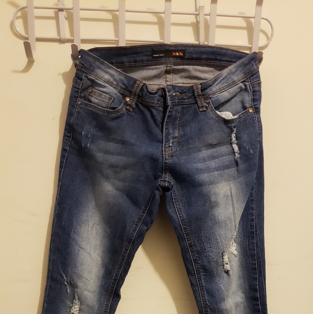 NWOT skinny ripped jeans